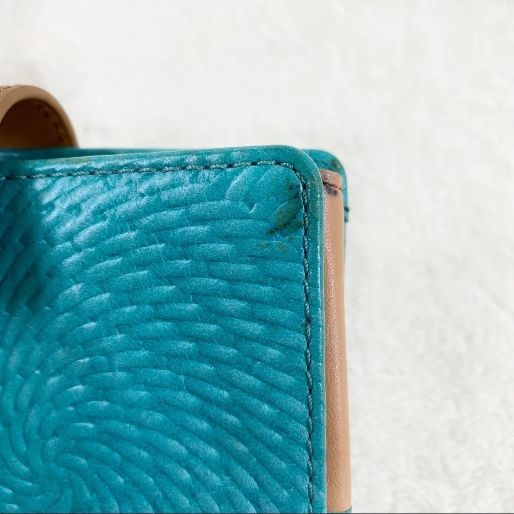 Fossil leather small